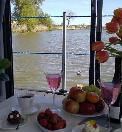 Arka 1 Na Wodzie Mielno (Koszalin)