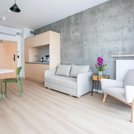 Arche Fabryka Samolotow W Mielnie Hotel *