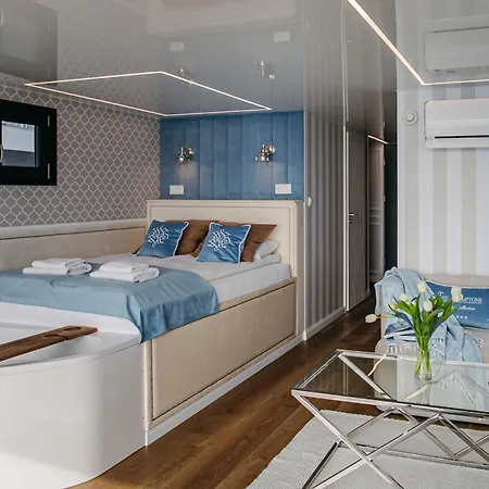 Grand Ht Houseboats - Na Wodzie - Sauna, Jacuzzi, Kominek Mielno