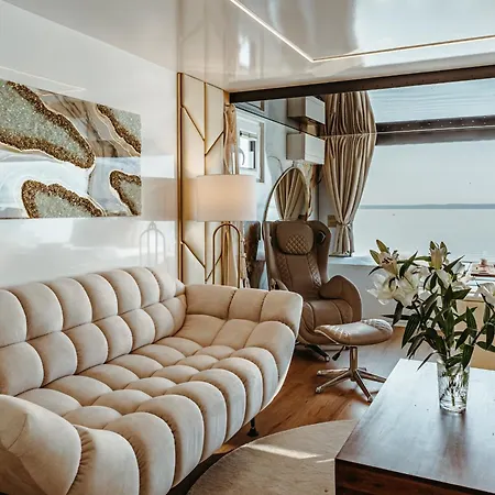 Grand Ht Houseboats - Na Wodzie - Sauna, Jacuzzi, Kominek Botel Mielno