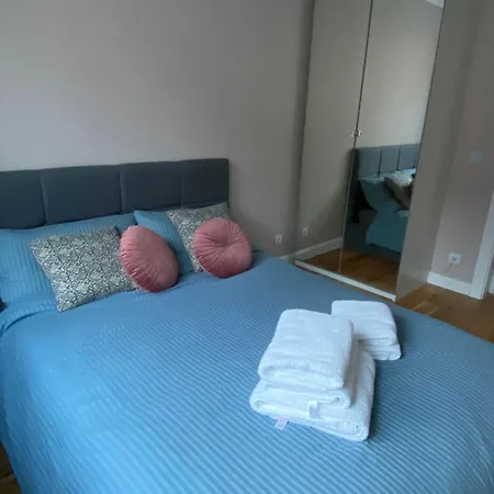 Apartment Pionierow 6 *