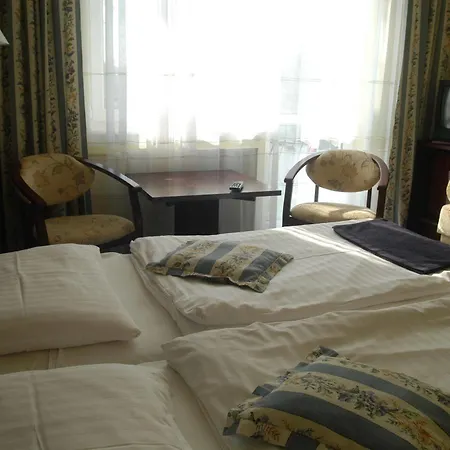 Chrobry 3*