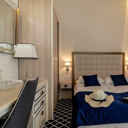 Legenda Adults Only Bed & Breakfast *