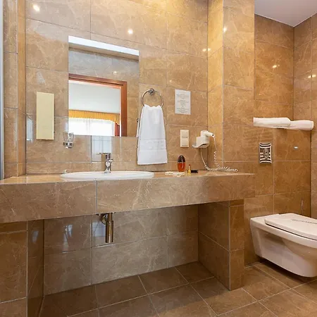 Bed & Breakfast Dworek Morski & Wellness *